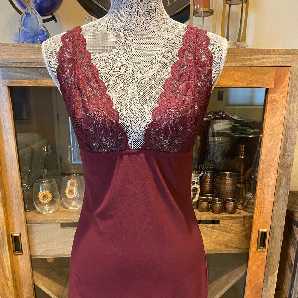 Gorgeous Frederick’s of Hollywood Burgundy SZ M